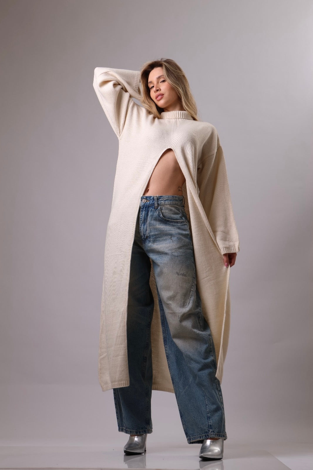 Vienna ٨ Cut-Out Top