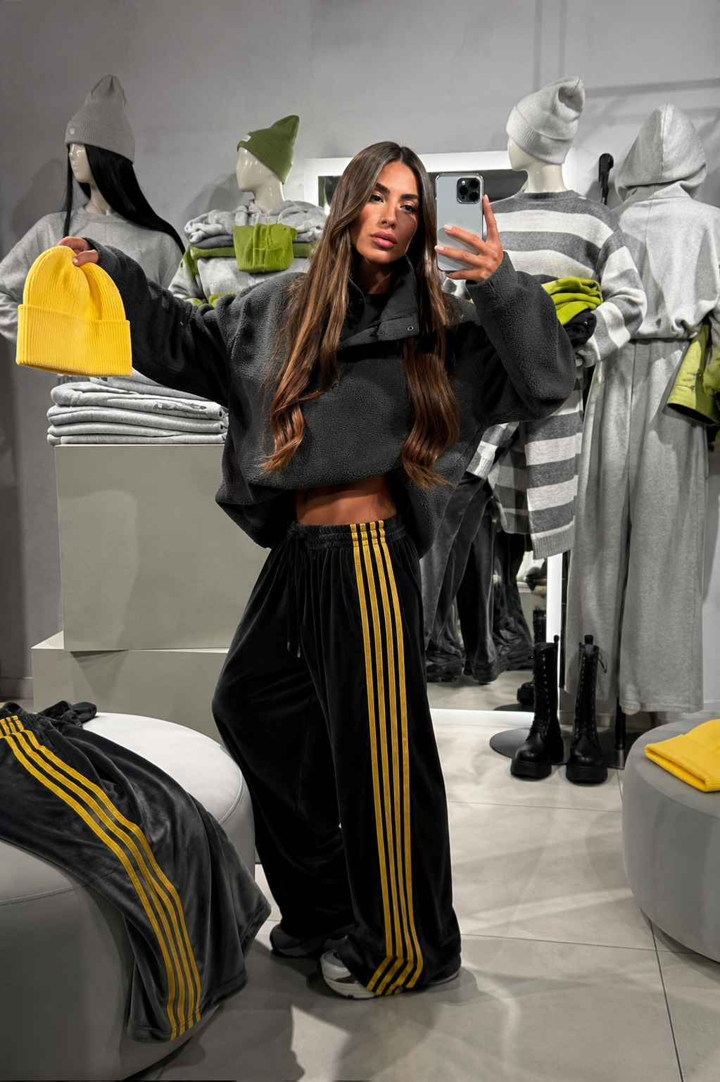Vanta Velvet Track Pants