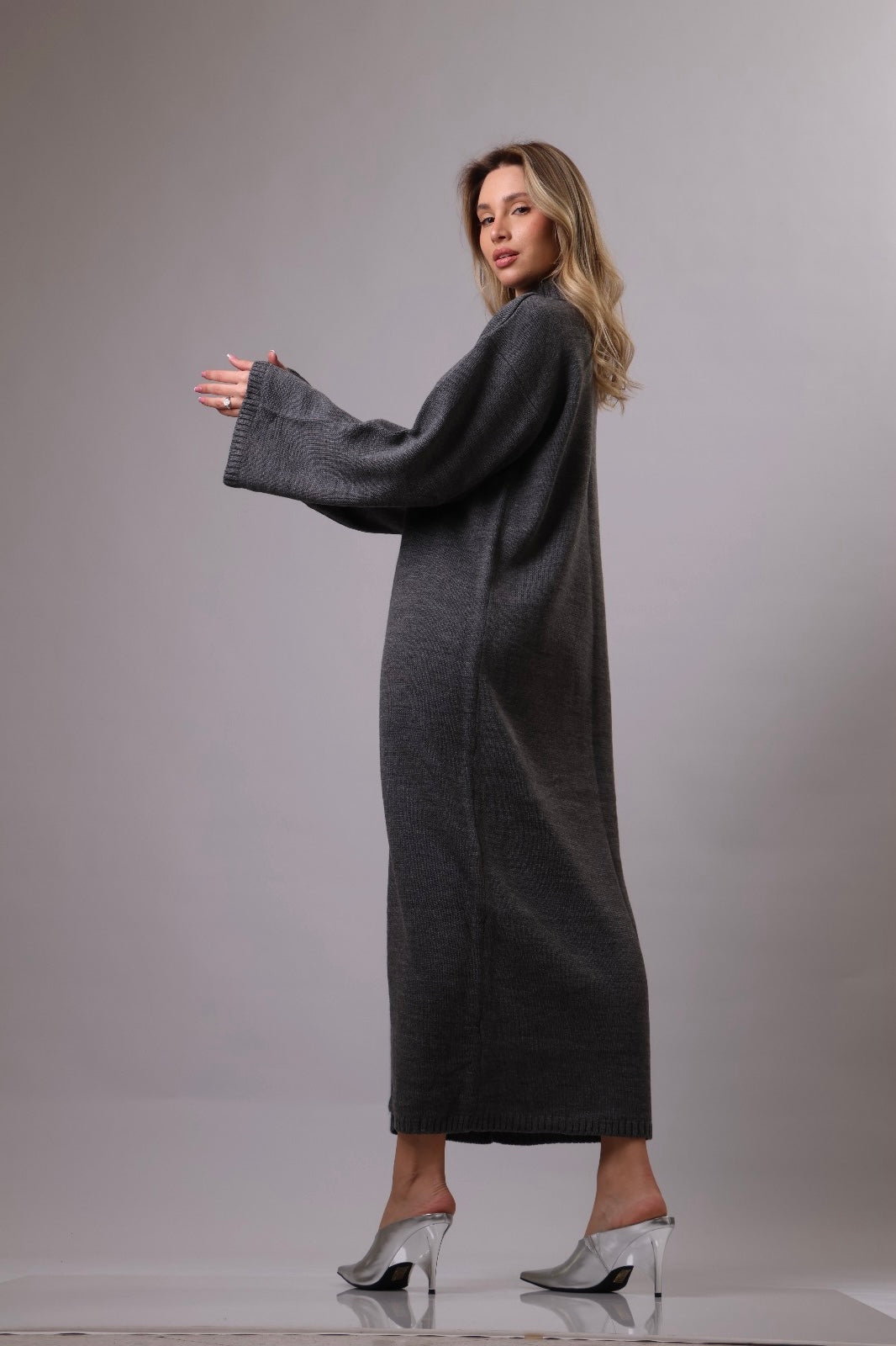 Vienna ٨ Cut-Out Top