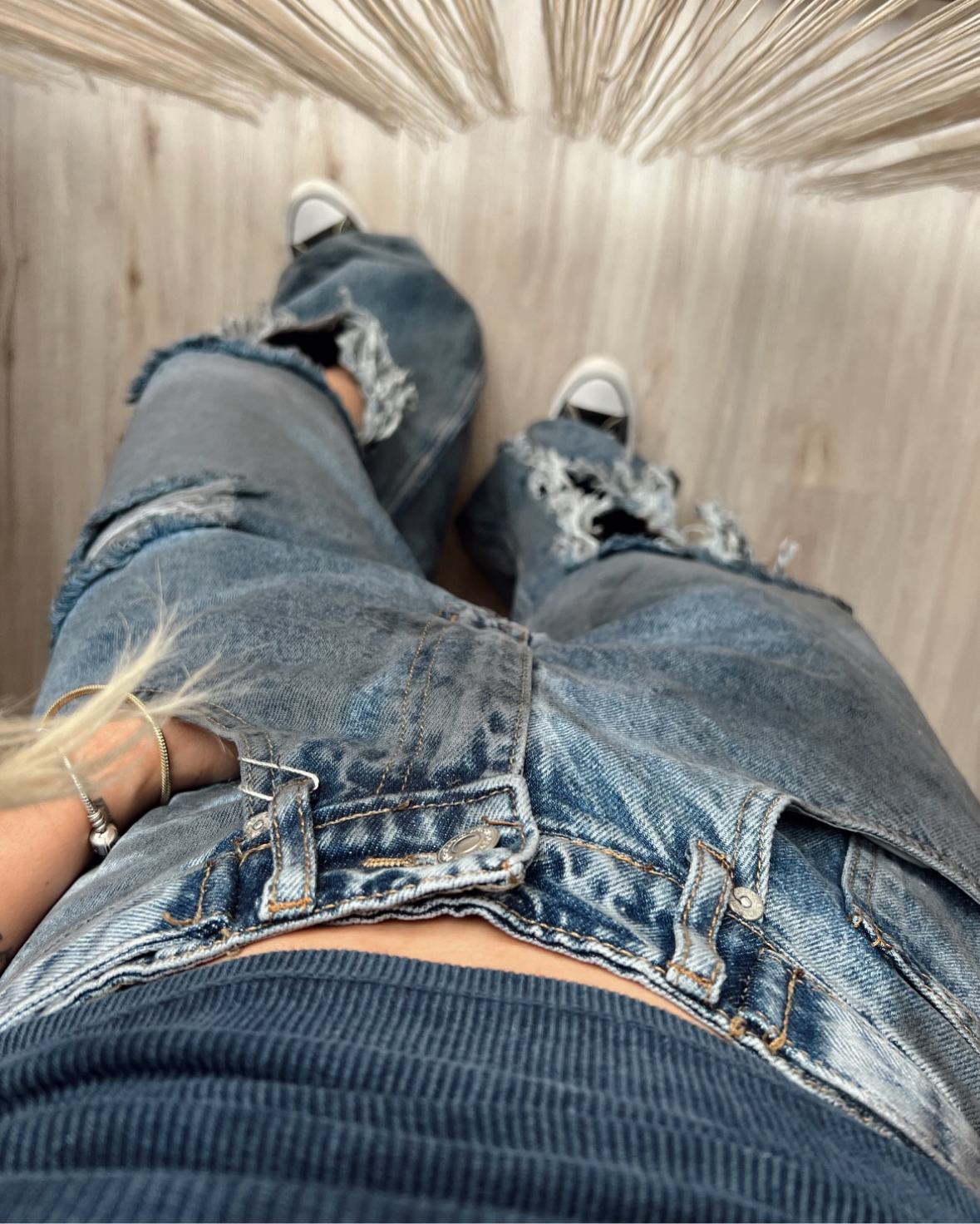The Baggy Ripped Denim (2 colors)