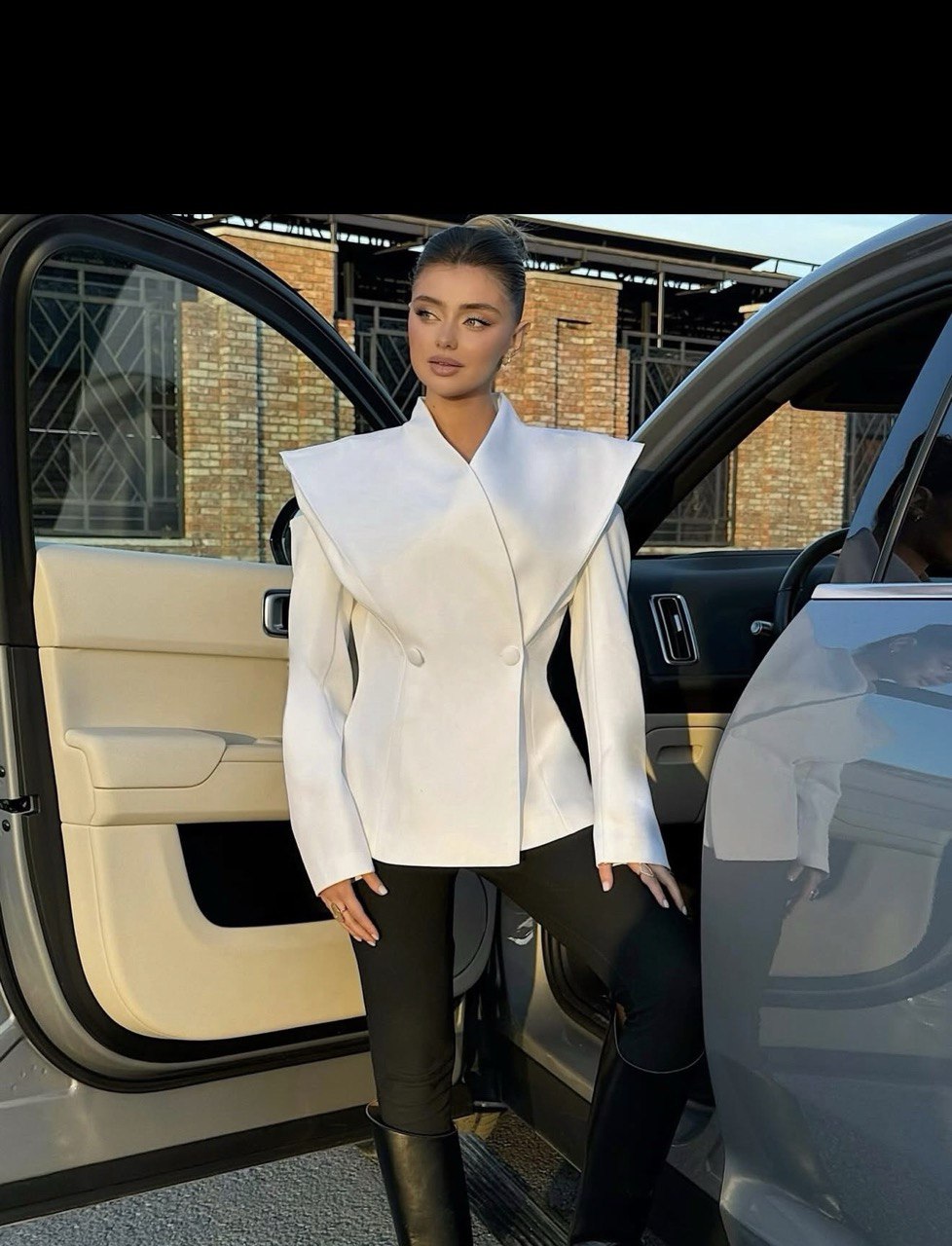 Elowen Open Shoulder Blazer