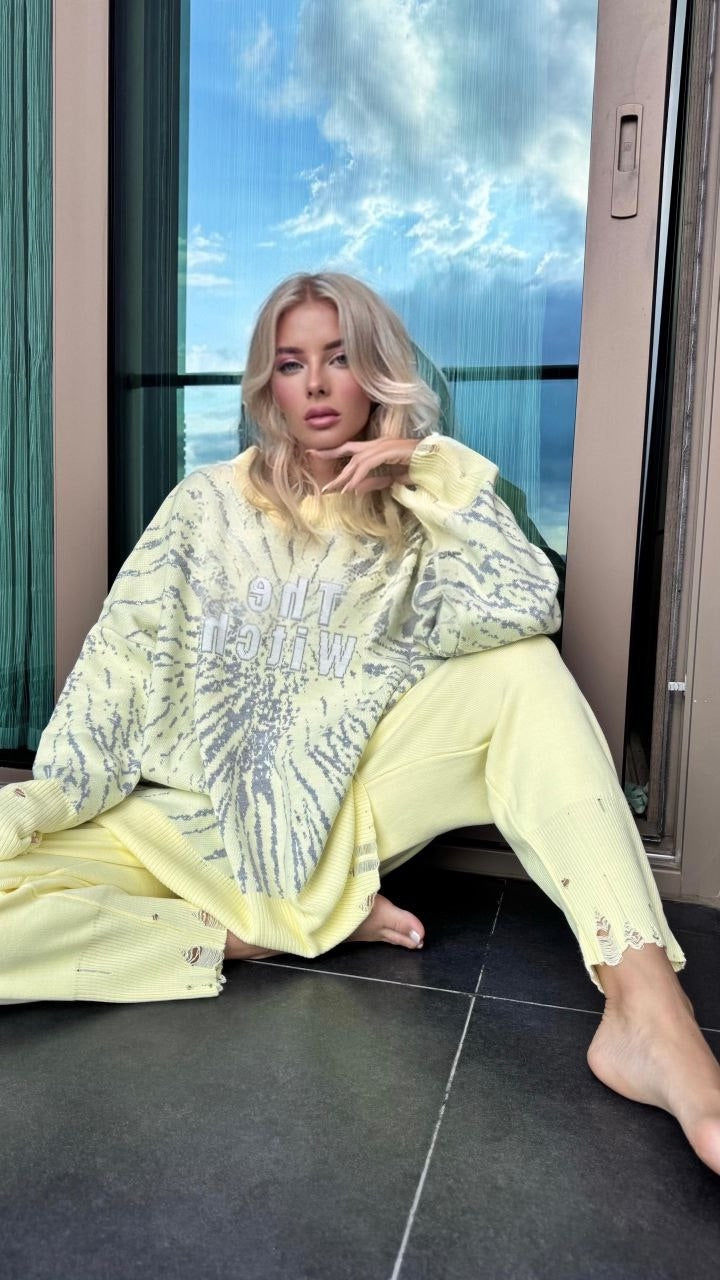 Aria Tracksuit "الساحرة"