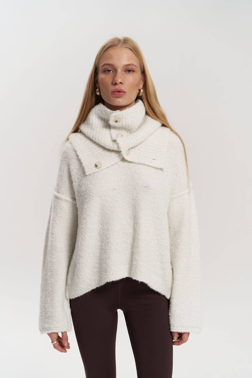 Prague knitted Sweater with neck accessory