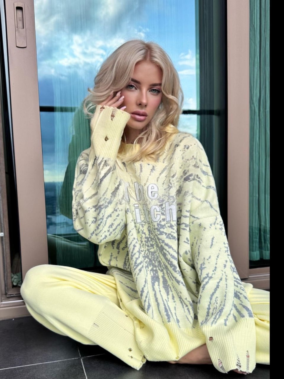 Aria Tracksuit "الساحرة"